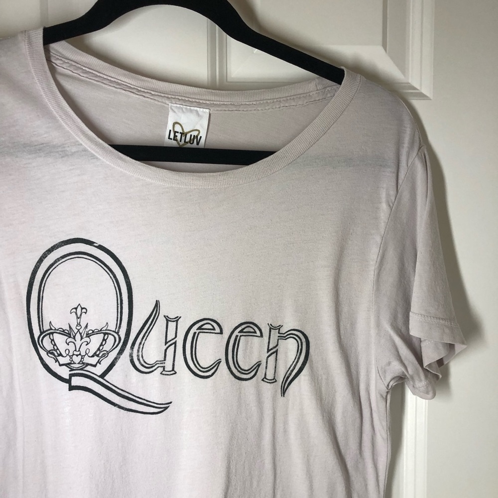 🔻NWOT Anthro LETLUV off-white QUEEN Tee XS